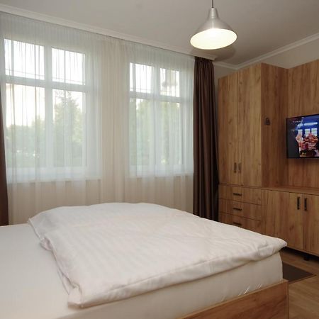 Almasy Apartmanhaz Gyula Εξωτερικό φωτογραφία