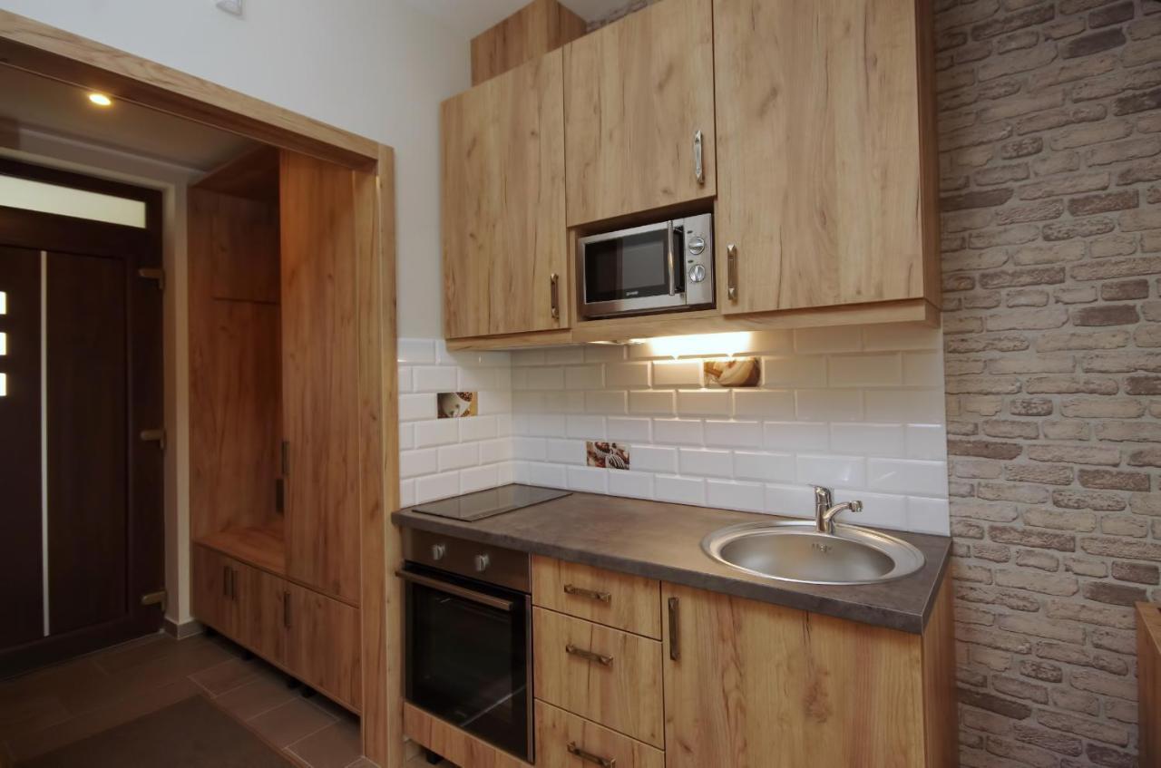 Almasy Apartmanhaz Gyula Εξωτερικό φωτογραφία
