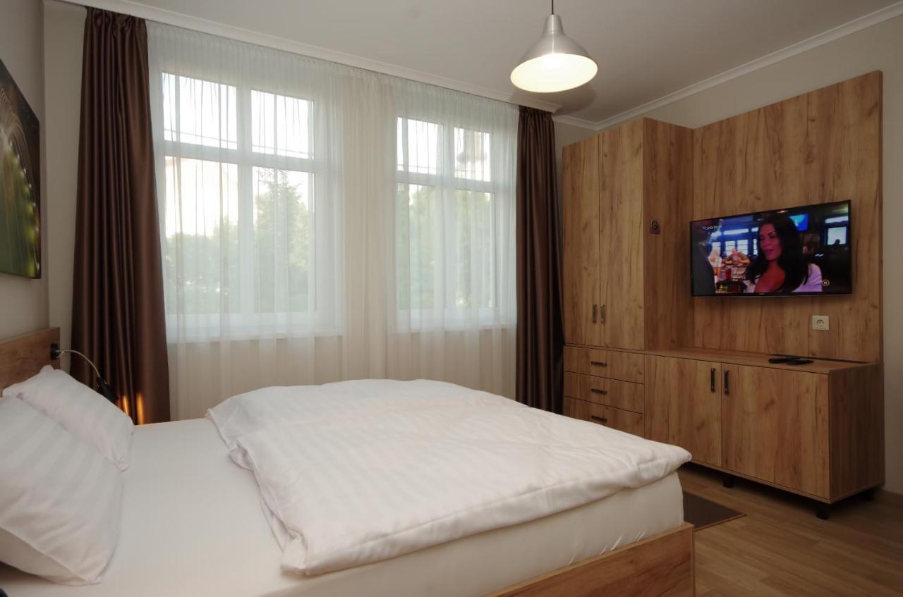 Almasy Apartmanhaz Gyula Εξωτερικό φωτογραφία