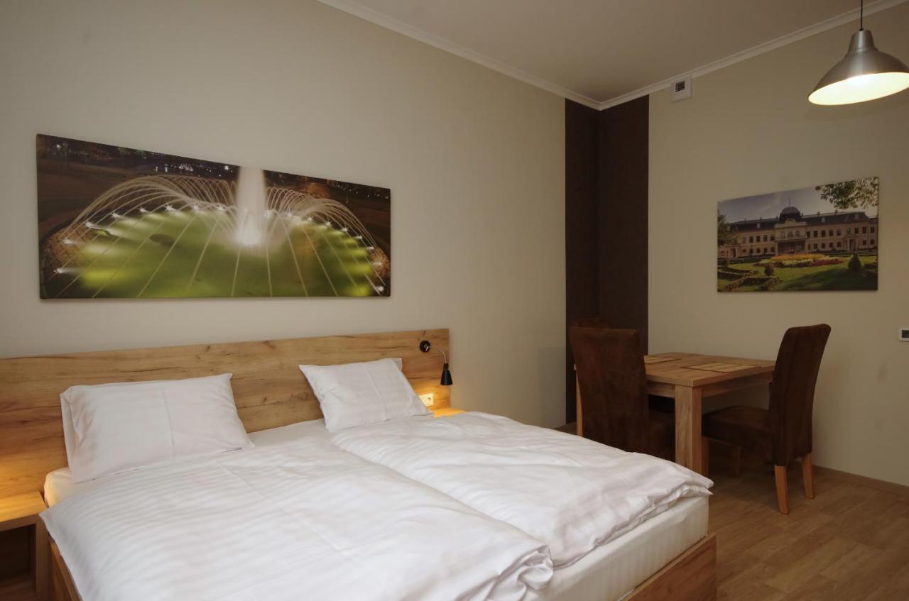 Almasy Apartmanhaz Gyula Εξωτερικό φωτογραφία
