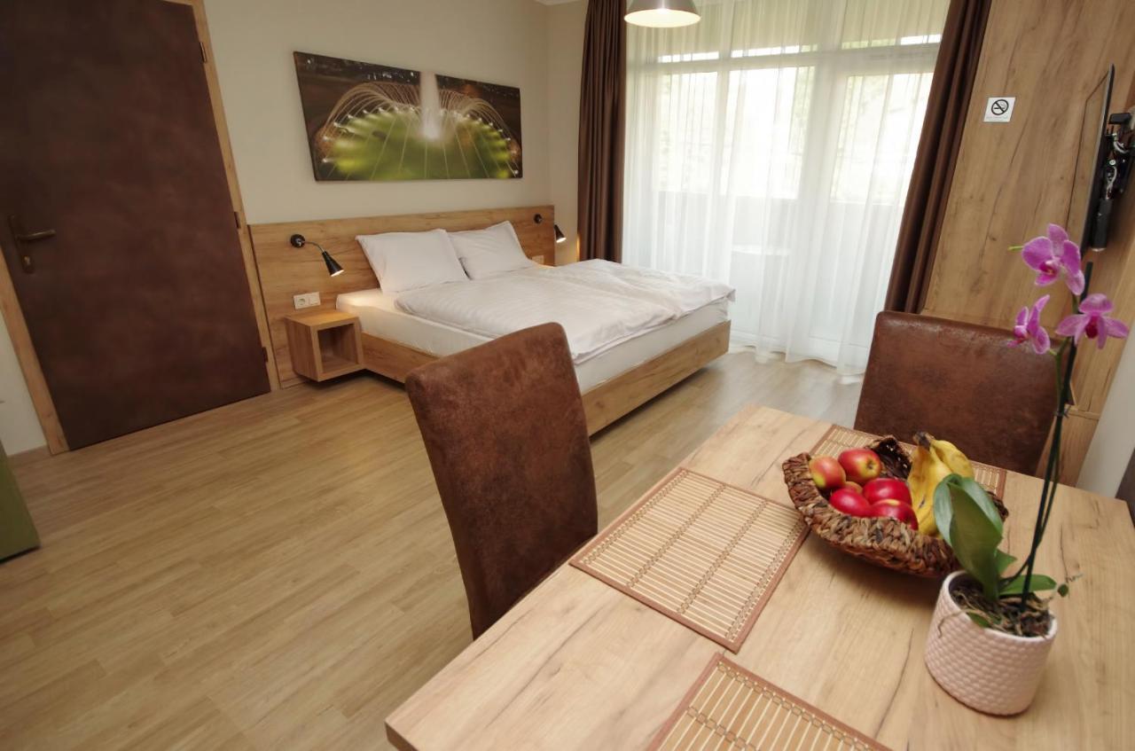 Almasy Apartmanhaz Gyula Εξωτερικό φωτογραφία