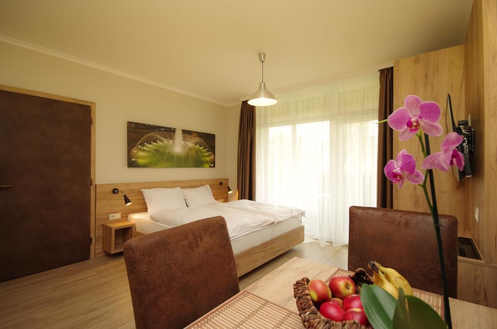 Almasy Apartmanhaz Gyula Εξωτερικό φωτογραφία
