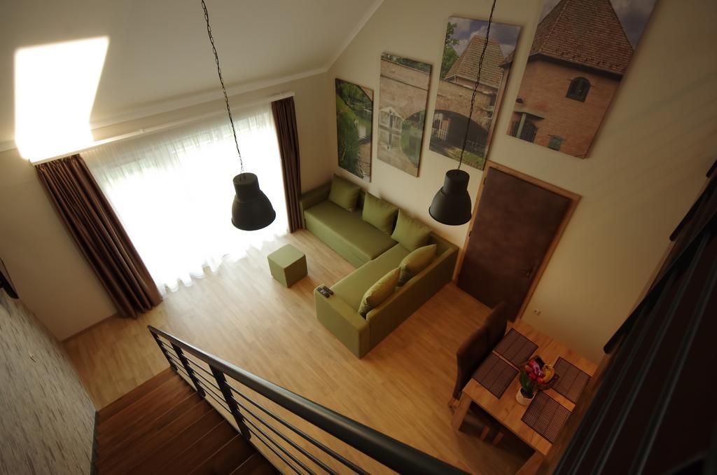 Almasy Apartmanhaz Gyula Εξωτερικό φωτογραφία