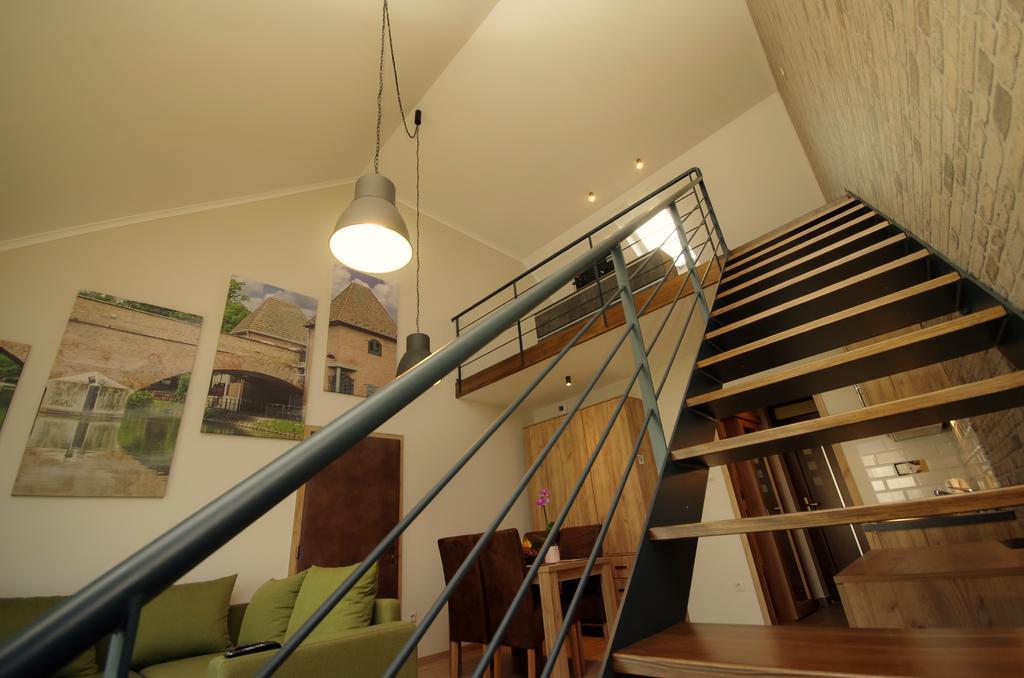 Almasy Apartmanhaz Gyula Εξωτερικό φωτογραφία