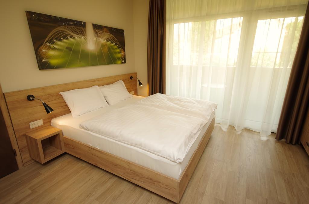Almasy Apartmanhaz Gyula Εξωτερικό φωτογραφία